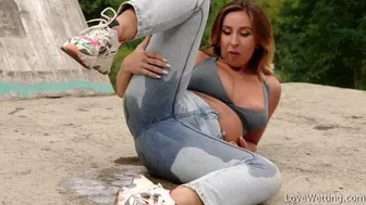 Mia Brown - Under The Bridge