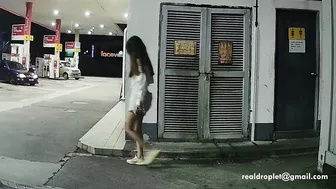 D0066 - Pretty Korean Girlfriends Desperate to Pee