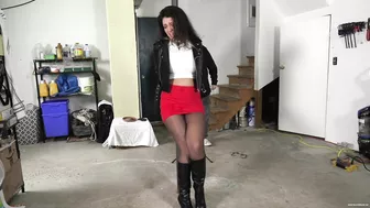 Jasmine - Begging for the Bathroom