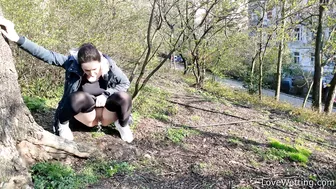 Delia - Pissing scene