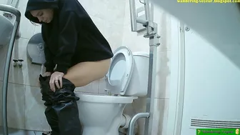 Gas Station Toilet 2022 (080-090)