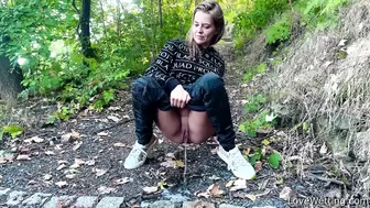 Veronika - Pissing Scene
