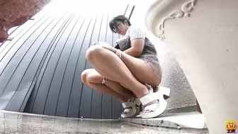 DLEE-787 04 Hidden camera footage of the streets: secret peeing spots.