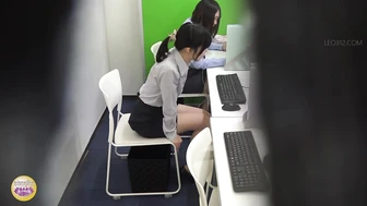DLSL-639 02 Hidden camera call center. No leaving! Peeing while dealing with a complaint.