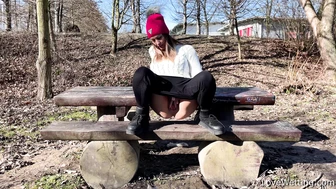 Naomi Bennet - Pissing scene