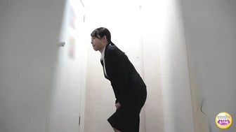 DLSL-643 01 New Employee Interview: Embarrassing Pee Leaks 4 Unable to Hold It, Continuous Dripping Stream
