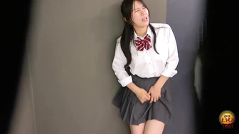DLEE-809 06 On-Campus Hidden Filming - Schoolgirls Line Super Peeing 2