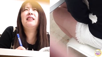 DLSL-646 02 Bladder-full female college student sneaks out of lecture to urinate