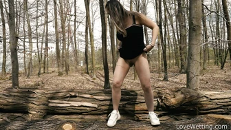 Naomi Bennet - Pissing Scene