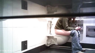 Hot Girls In Student Toilet 2