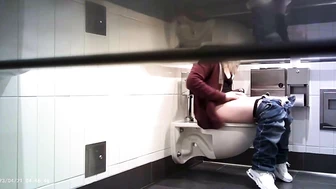 Hot Girls In Student Toilet 3