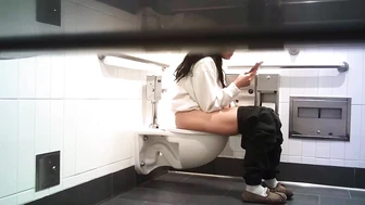 Hot Girls In Student Toilet 6