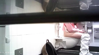 Hot Girls In Student Toilet 7