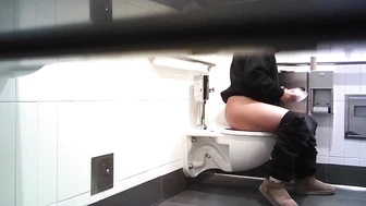 Hot Girls In Student Toilet 11