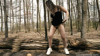 Naomi Bennet - Pissing Scene