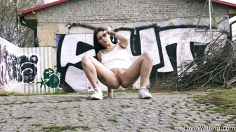 Alexa Throat - Pissing Scene