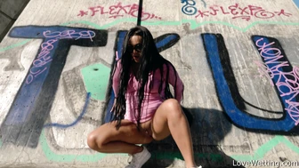 Daphne - Pissing Scene