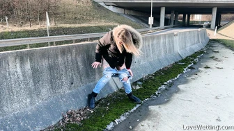 Claudia - Pissing Scene