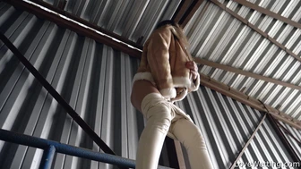 Vanessa Leone - Pissing Scene