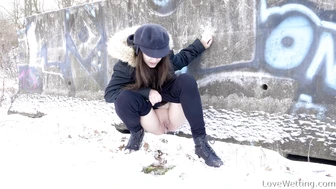 Lola Desire - Pissing Scene