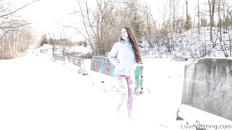 Valentina Ross - Pissing Scene