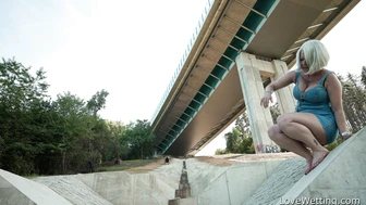 Licky Lex - Pissing Scene