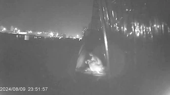 Two Chinese girls peeing by the highway because there’s no toilet