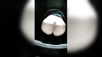 Bar Green Light Dozens of Girls Peeing (Part 8)