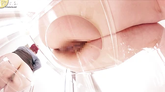 OJHI-807 03 Extreme Urination in a Western-Style Toilet - Part 4: Buttocks Viewed Through a One-Way Mirror