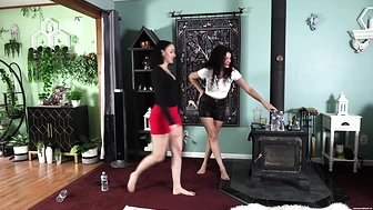 Jasmine And Lee's Holding Contest