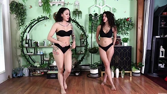 Jasmine And Lee's Holding Contest