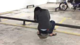 A0001 - Young Girl Peed Her Jeans In Extreme Desperation