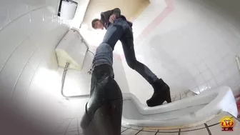 DLEE-151 02 Women caught leaking in pants in public toilet. VOL.2, Amateur Collection, DesperVids