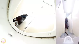 DLSL-185 01 Peeing desperation during interview and pleasant relief on the toilet