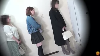 DLEE-567 04 Wetting in line to the popular female toilet