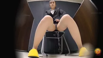 DLEE-693 05 Bladder collapse! Wetting blunder during an elite female job-hunting interview