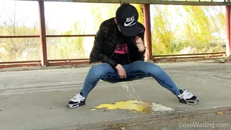 Dee - Wet dancing