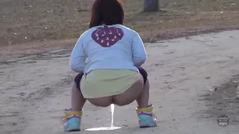 DJKN 01-01 Jogging voyeurism Women forced to pee in open field Nowhere to hide!
