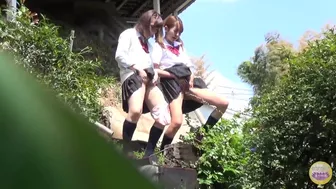 DLSL-117 01 Group of Japanese schoolgirls peeing during excursion