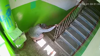 Drunk girl pisses in stairwell